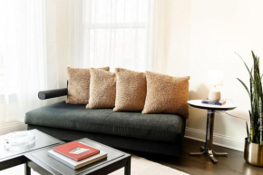 Lux Washington Park Apartment with Rooftop